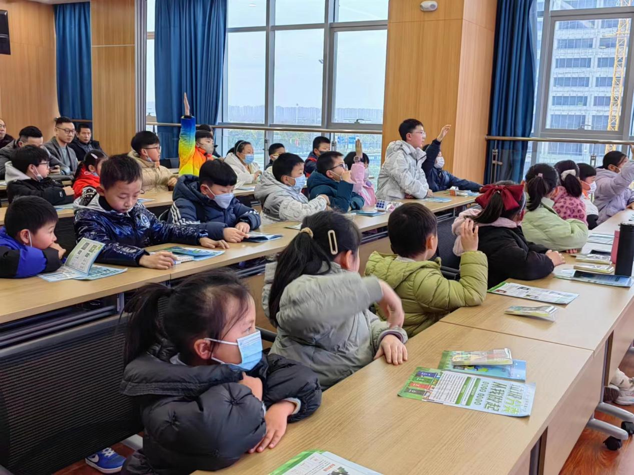 華展貓先生，校園垃圾分類活動(dòng)，智能垃圾分類